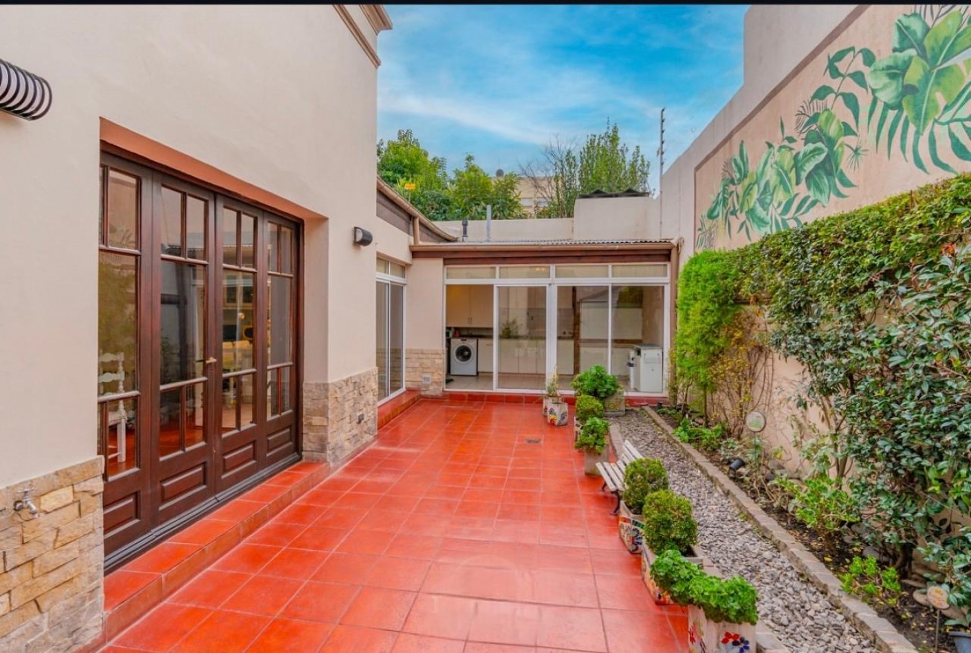 CASA DE ESTILO RECICLADA A LA VENTA