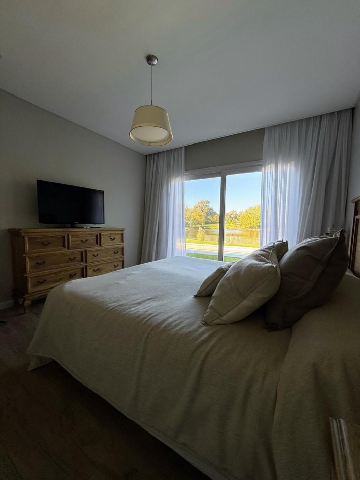 VENTA CASA 4 AMB CON VISTA PLENA A LA LAGUNA EN ARENAS DEL SUR