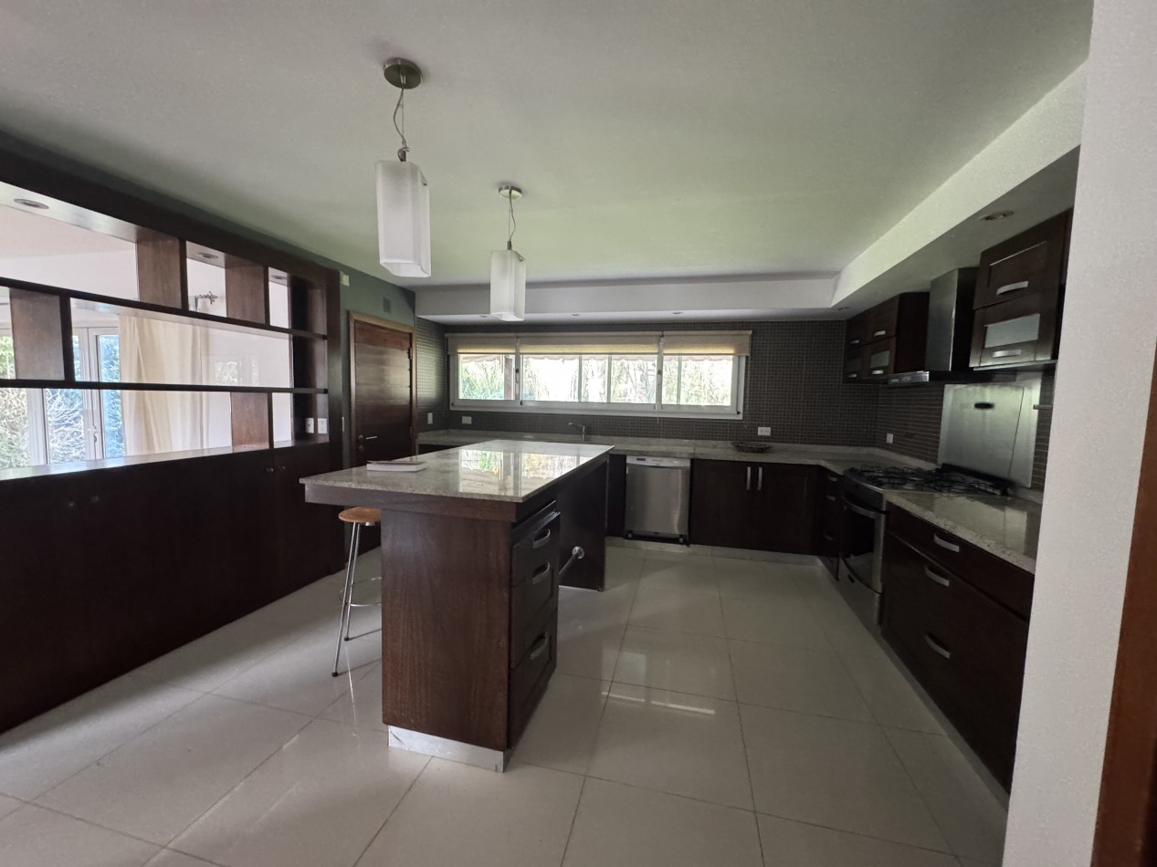 ALQUILER CASA CON PISCINA EN EL BARRIO PRIVADO RUMENCO