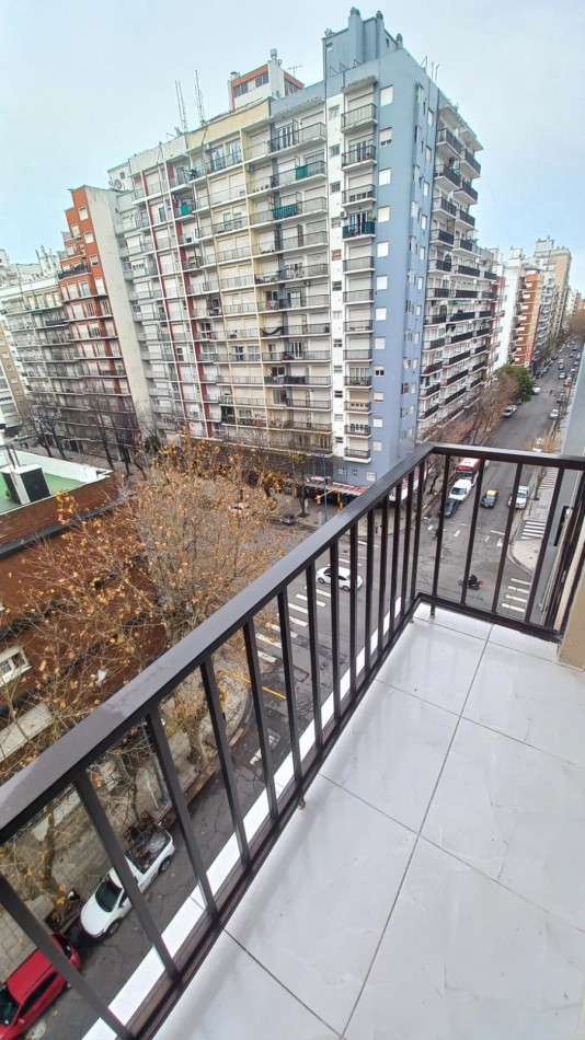 DEPTO 1 AMB 29 M2 A LA CALLE C BALCON PLAZA MITRE