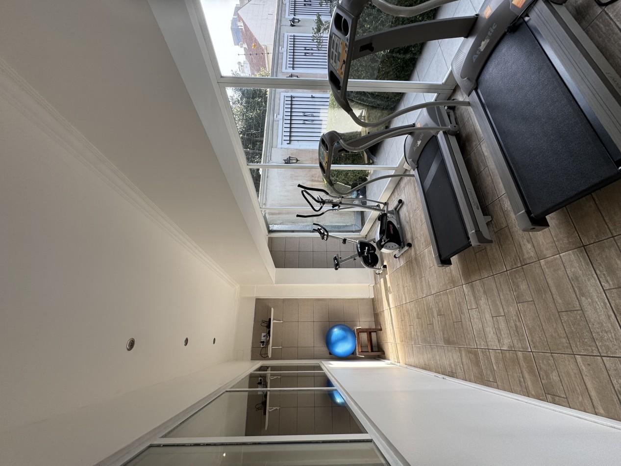VENTA | APTO CREDITO | MODERNO Y LUMINOSO DEPTO 4 AMB + OFFICE CON COCHERA Y BAULERA