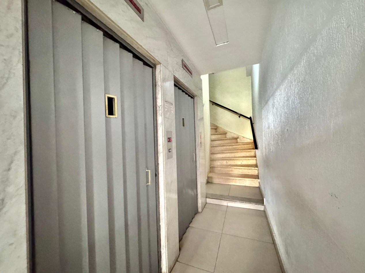 DEPTO TIPO LOFT DIVIDIDO A LA CALLE C BALCON 27 M2 RECICLADO Y AMOBLADO PLAZA COLON
