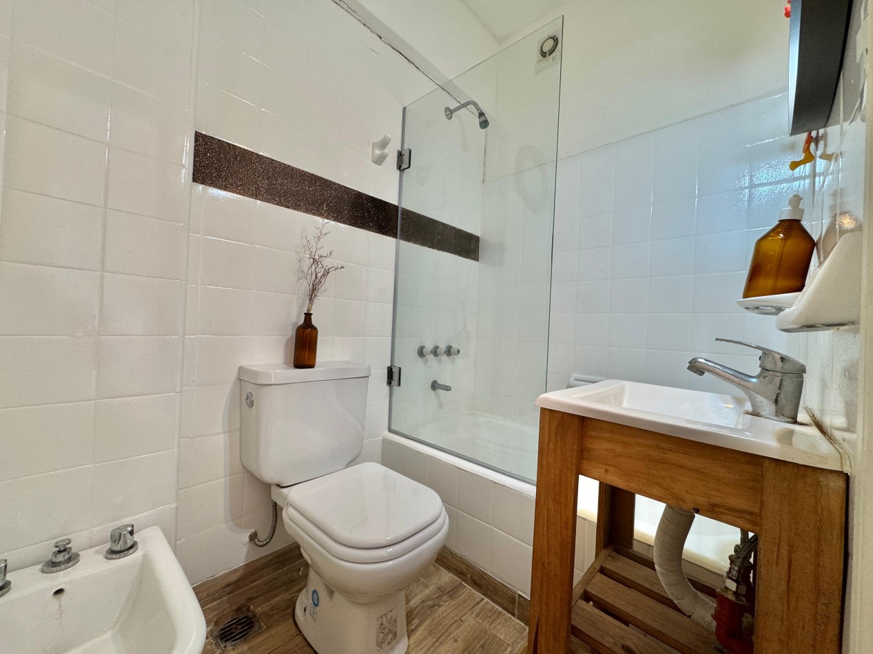 DEPTO TIPO LOFT DIVIDIDO A LA CALLE C BALCON 27 M2 RECICLADO Y AMOBLADO PLAZA COLON