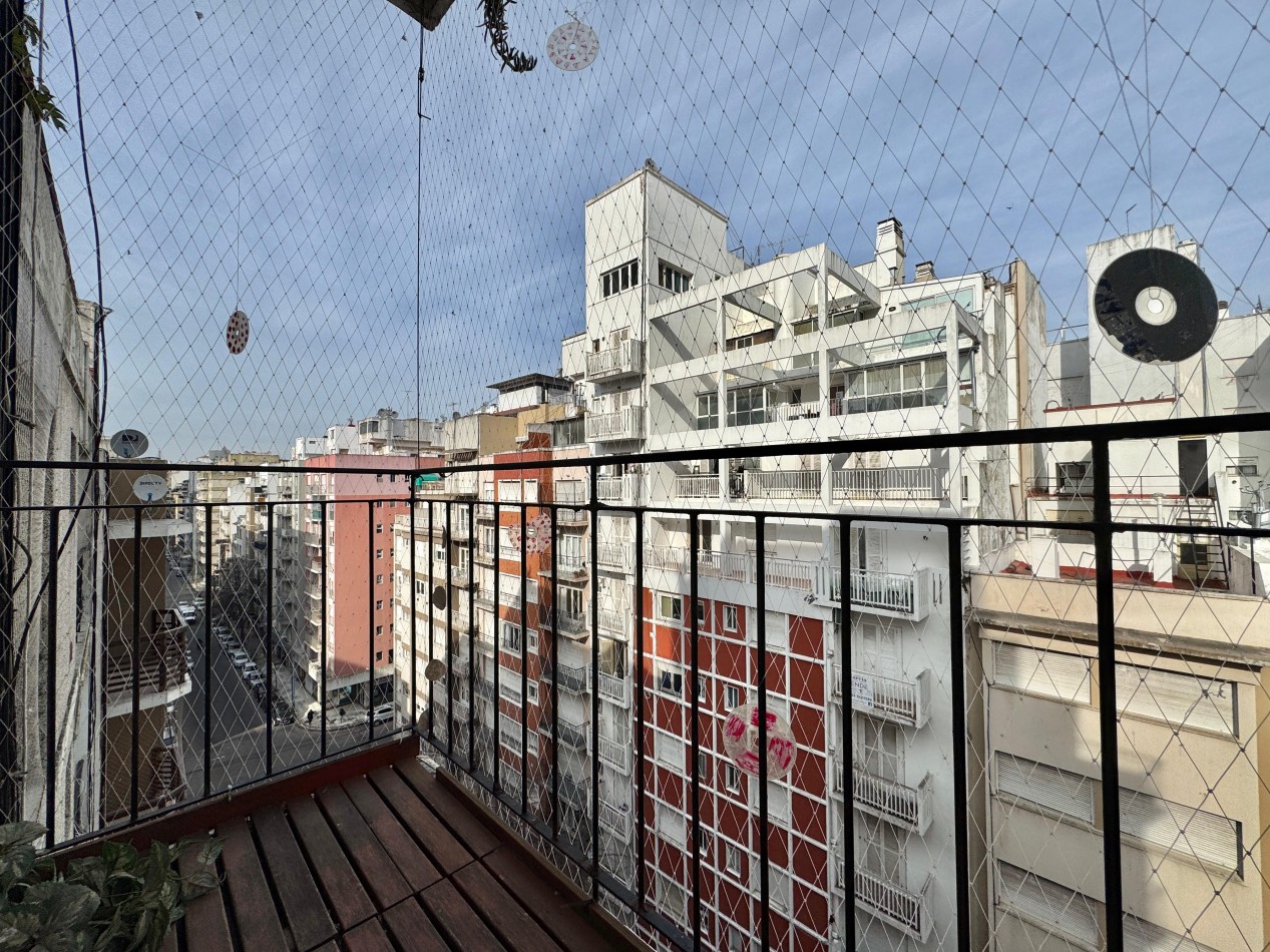 DEPTO TIPO LOFT DIVIDIDO A LA CALLE C BALCON 27 M2 RECICLADO Y AMOBLADO PLAZA COLON
