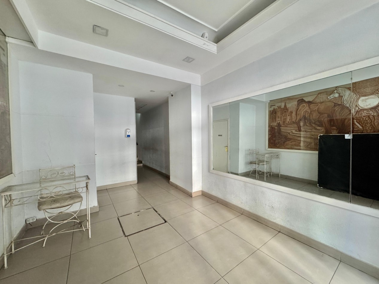 DEPTO TIPO LOFT DIVIDIDO A LA CALLE C BALCON 27 M2 RECICLADO Y AMOBLADO PLAZA COLON