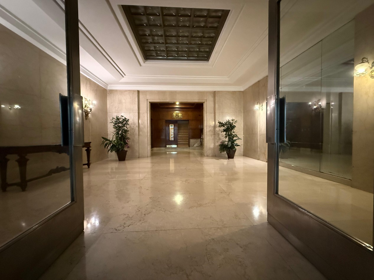 DEPTO 3 AMB C DEP CFTE ORIGINAL EDIFICIO DE ESTILO Y CAT CENTRO