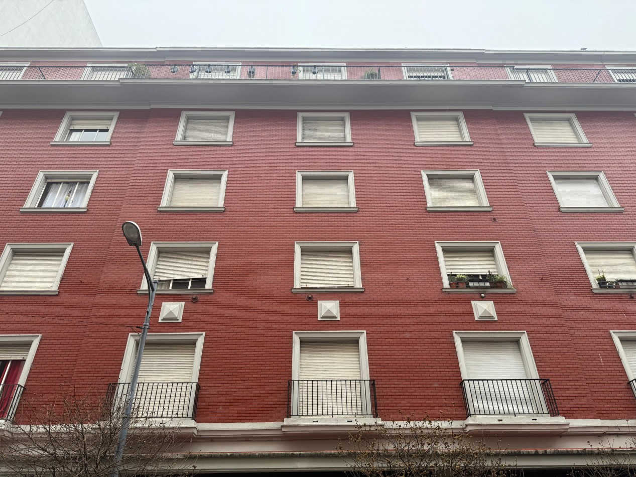 DEPTO 3 AMB C DEP CFTE ORIGINAL EDIFICIO DE ESTILO Y CAT CENTRO