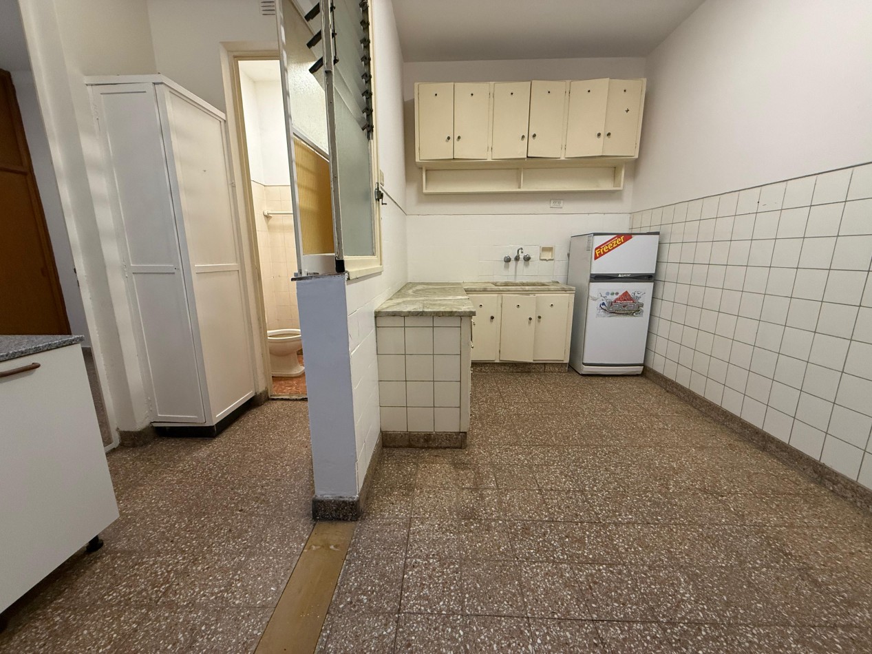 DEPTO 3 AMB C DEP CFTE ORIGINAL EDIFICIO DE ESTILO Y CAT CENTRO