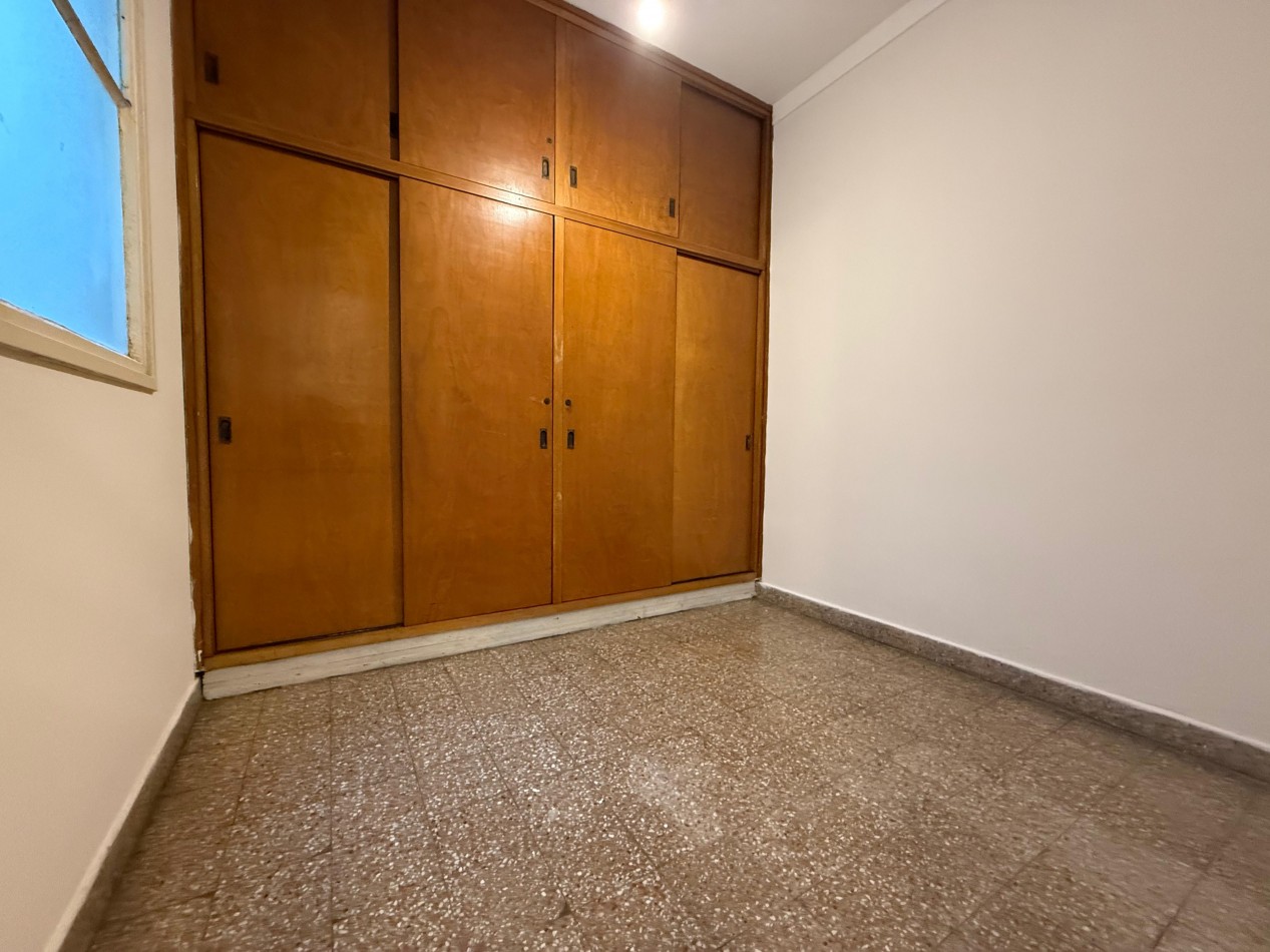 DEPTO 3 AMB C DEP CFTE ORIGINAL EDIFICIO DE ESTILO Y CAT CENTRO