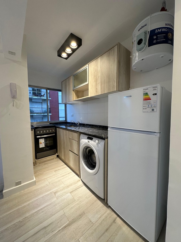 VENTA DEPTO 1 AMB C BALCON A LA CALLE CENTRO