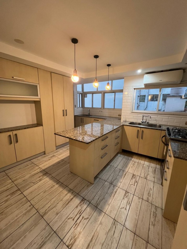 VENTA DEPARTAMENTO 3 AMB CON ESCRITORIO Y 2 ESPACIOS DE COCHERA PLAZA COLON