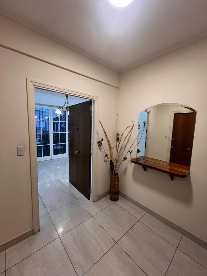 VENTA DEPARTAMENTO 3 AMB CON ESCRITORIO Y 2 ESPACIOS DE COCHERA PLAZA COLON