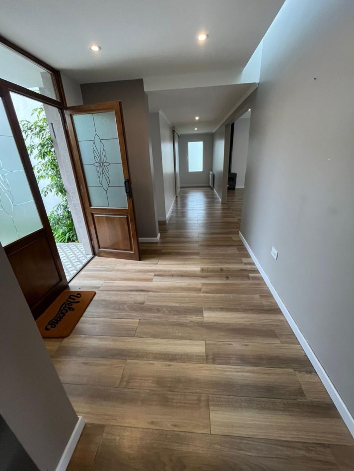 ALQUILER | CASA 5 AMB CON GRAN JARDIN Y PISCINA EN ARENAS DEL SUR