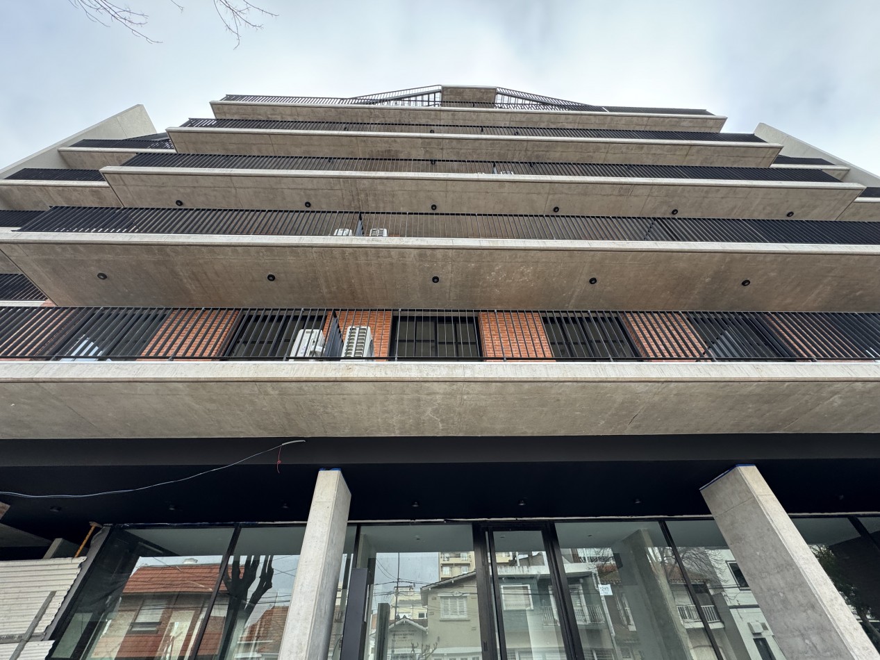 Unidad de 2 Ambientes con cochera y baulera en Edificio Atenas XXV - Chauvin