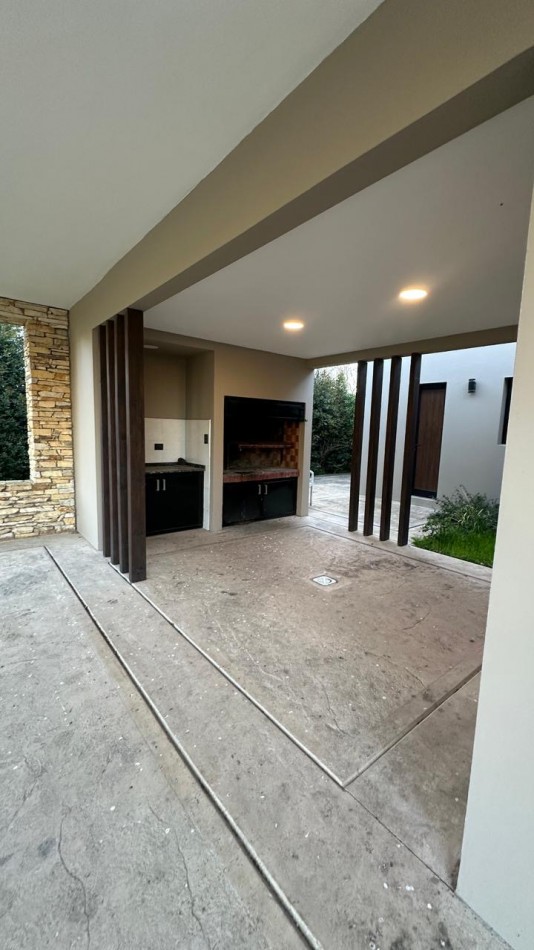 CASA 4 AMB CON PISCINA | APTO CREDITO | RUMENCO