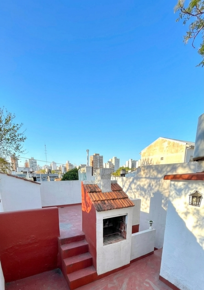 VENTA | CHALET DE ESTILO 4 AMB + COCHERA EN LO MEJOR DE LA PERLA 