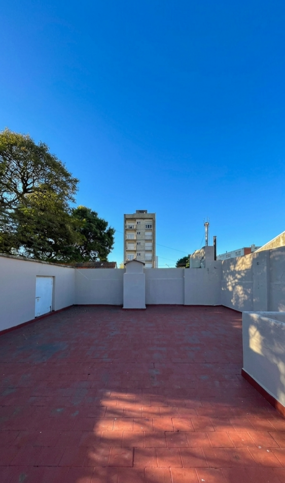 VENTA | CHALET DE ESTILO 4 AMB + COCHERA EN LO MEJOR DE LA PERLA 