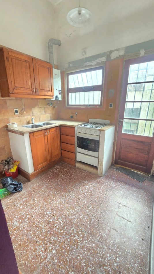 VENTA PH 2 AMBIENTES AL FRENTE CON PATIO BARRIO POMPEYA