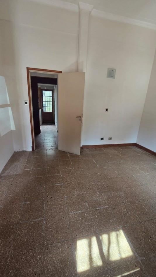 VENTA PH 2 AMBIENTES AL FRENTE CON PATIO BARRIO POMPEYA