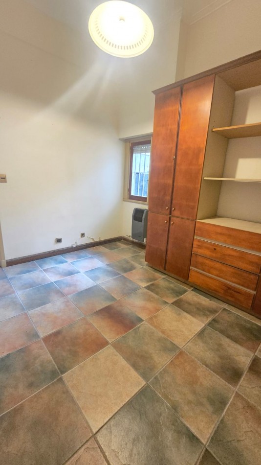 VENTA PH 2 AMBIENTES AL FRENTE CON PATIO BARRIO POMPEYA