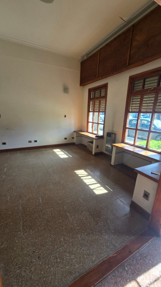 VENTA PH 2 AMBIENTES AL FRENTE CON PATIO BARRIO POMPEYA