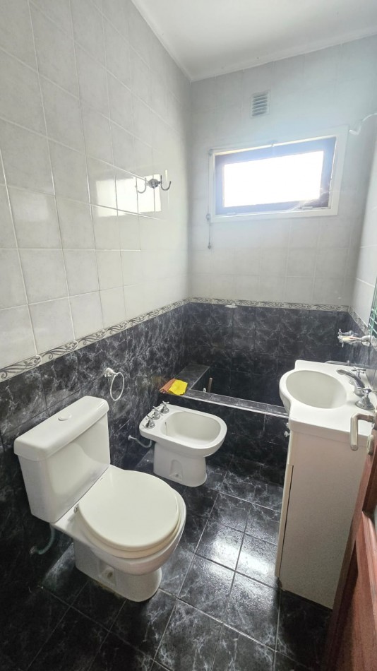 VENTA PH 2 AMBIENTES AL FRENTE CON PATIO BARRIO POMPEYA
