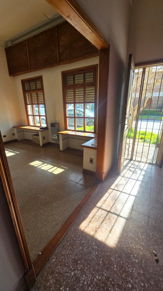 VENTA PH 2 AMBIENTES AL FRENTE CON PATIO BARRIO POMPEYA