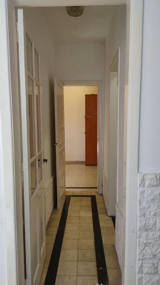 VENTA PH 2 AMBIENTES EN PLANTA BAJA CON PATIO- A RECICLAR LA PERLA