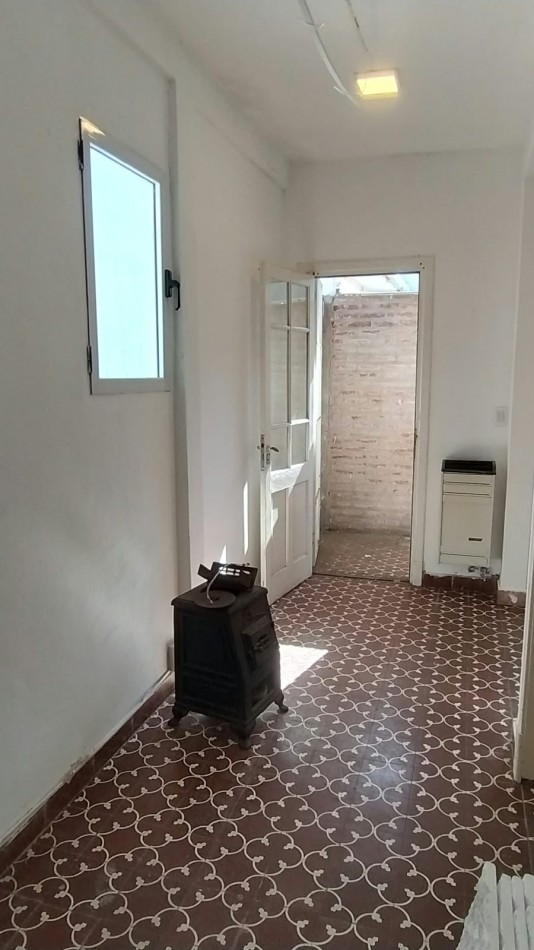 VENTA PH 2 AMBIENTES EN PLANTA BAJA CON PATIO- A RECICLAR LA PERLA