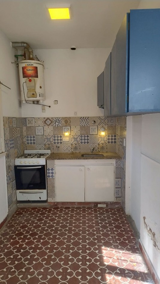 VENTA PH 2 AMBIENTES EN PLANTA BAJA CON PATIO- A RECICLAR LA PERLA