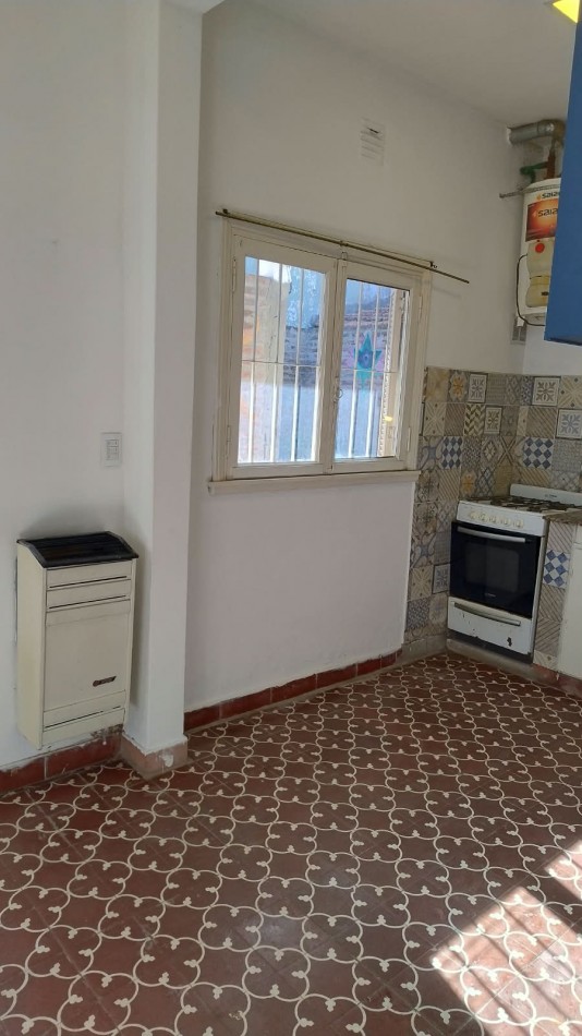 VENTA PH 2 AMBIENTES EN PLANTA BAJA CON PATIO- A RECICLAR LA PERLA