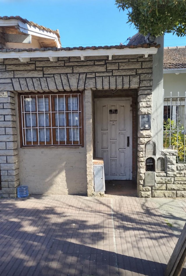 VENTA PH 2 AMBIENTES EN PLANTA BAJA CON PATIO- A RECICLAR LA PERLA
