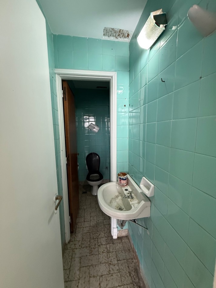 VENTA LOCAL DE 26 MTS2 EN CENTRO DE MAR DEL PLATA, A MTS DE AV. LURO 