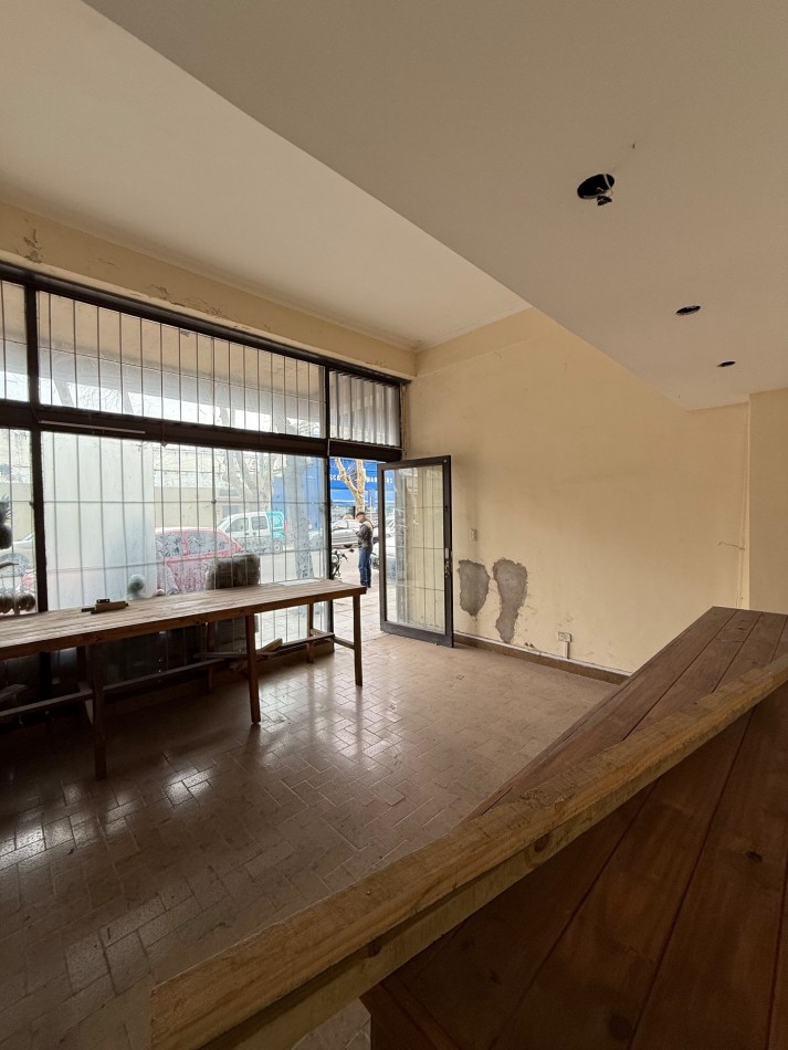 VENTA LOCAL DE 26 MTS2 EN CENTRO DE MAR DEL PLATA, A MTS DE AV. LURO 