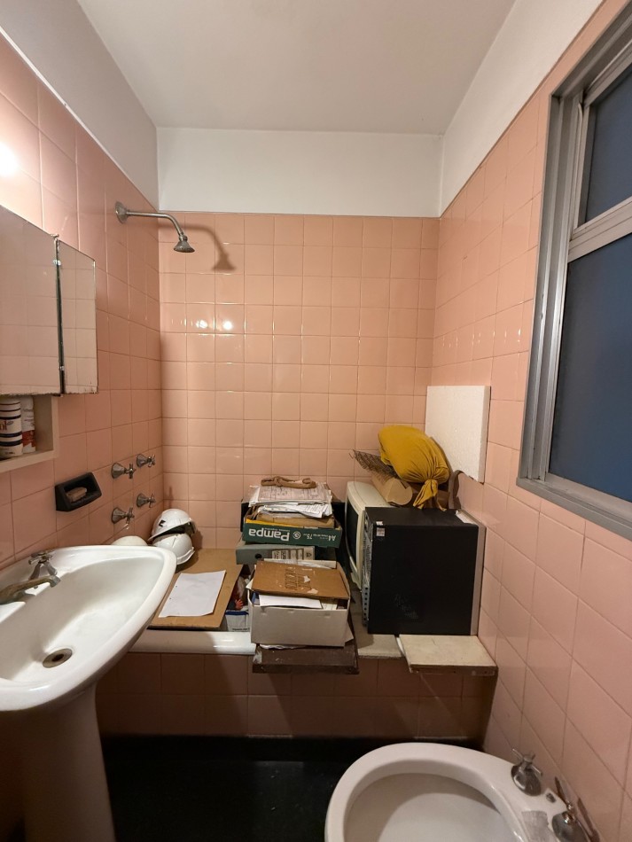 VENTA DEPARTAMENTO AMPLIO 2 AMBIENTES CON BALCON AL FRENTE EN CENTRO MAR DEL PLATA 