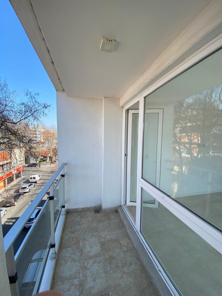 VENTA DEPARTAMENTO 2 AMB.CON BALCON Y COCHERA ZONA CHAUVIN