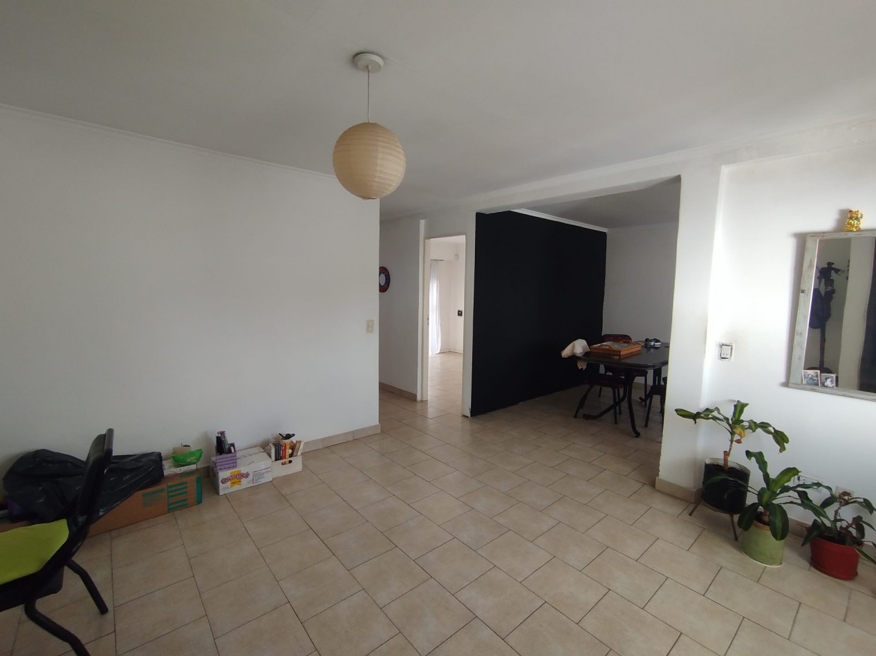 VENTA EN BLOCK CASA CON DOS DEPARTAMENTOS Y DEPOSITO CON MONTACARGAS EN BARRIO PERALTA RAMOS OESTE