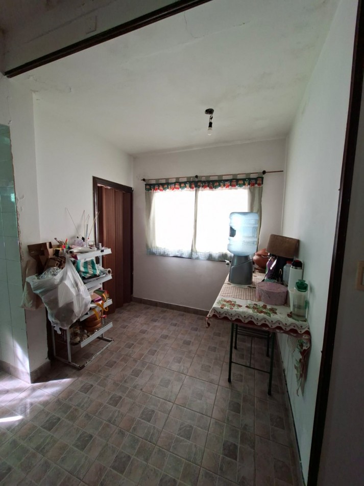 VENTA EN BLOCK CASA CON DOS DEPARTAMENTOS Y DEPOSITO CON MONTACARGAS EN BARRIO PERALTA RAMOS OESTE