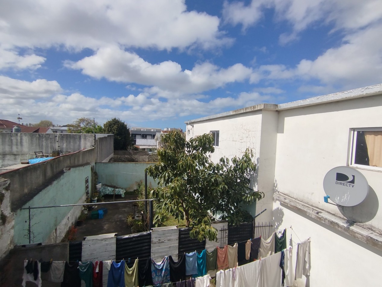 VENTA EN BLOCK CASA CON DOS DEPARTAMENTOS Y DEPOSITO CON MONTACARGAS EN BARRIO PERALTA RAMOS OESTE