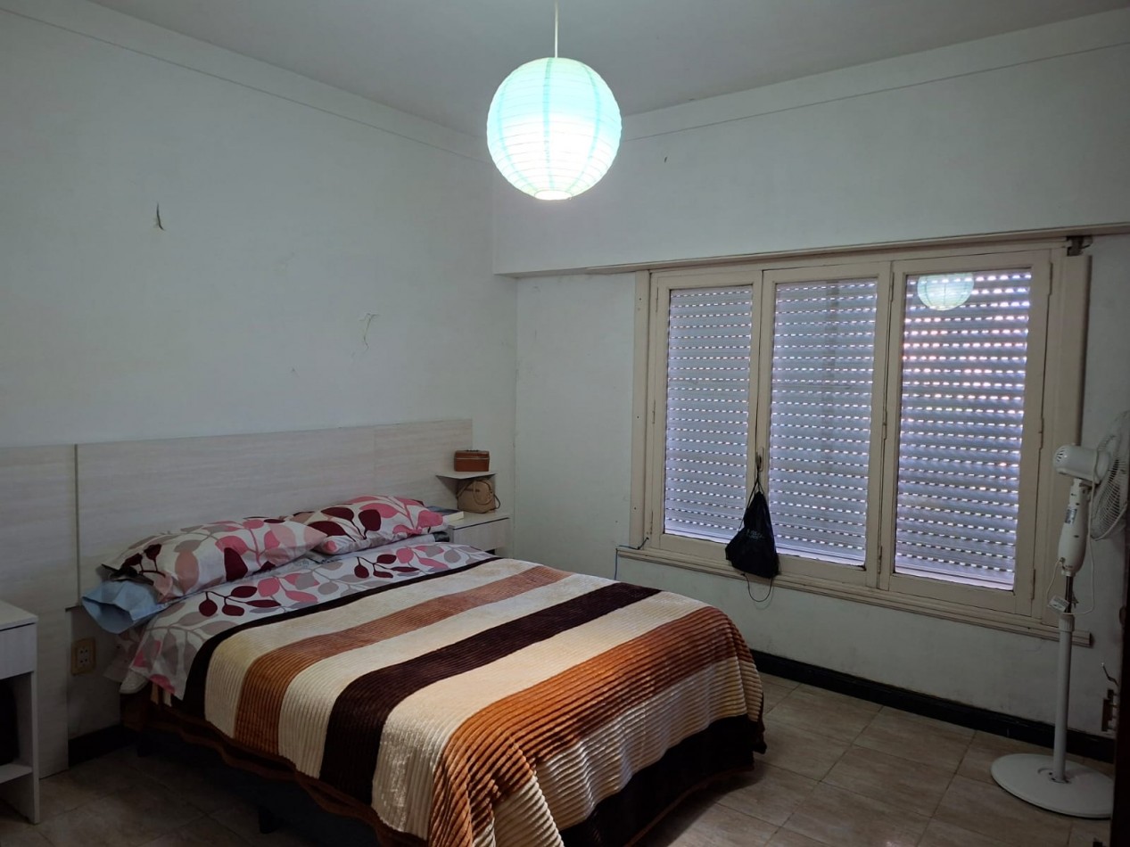 VENTA EN BLOCK CASA CON DOS DEPARTAMENTOS Y DEPOSITO CON MONTACARGAS EN BARRIO PERALTA RAMOS OESTE