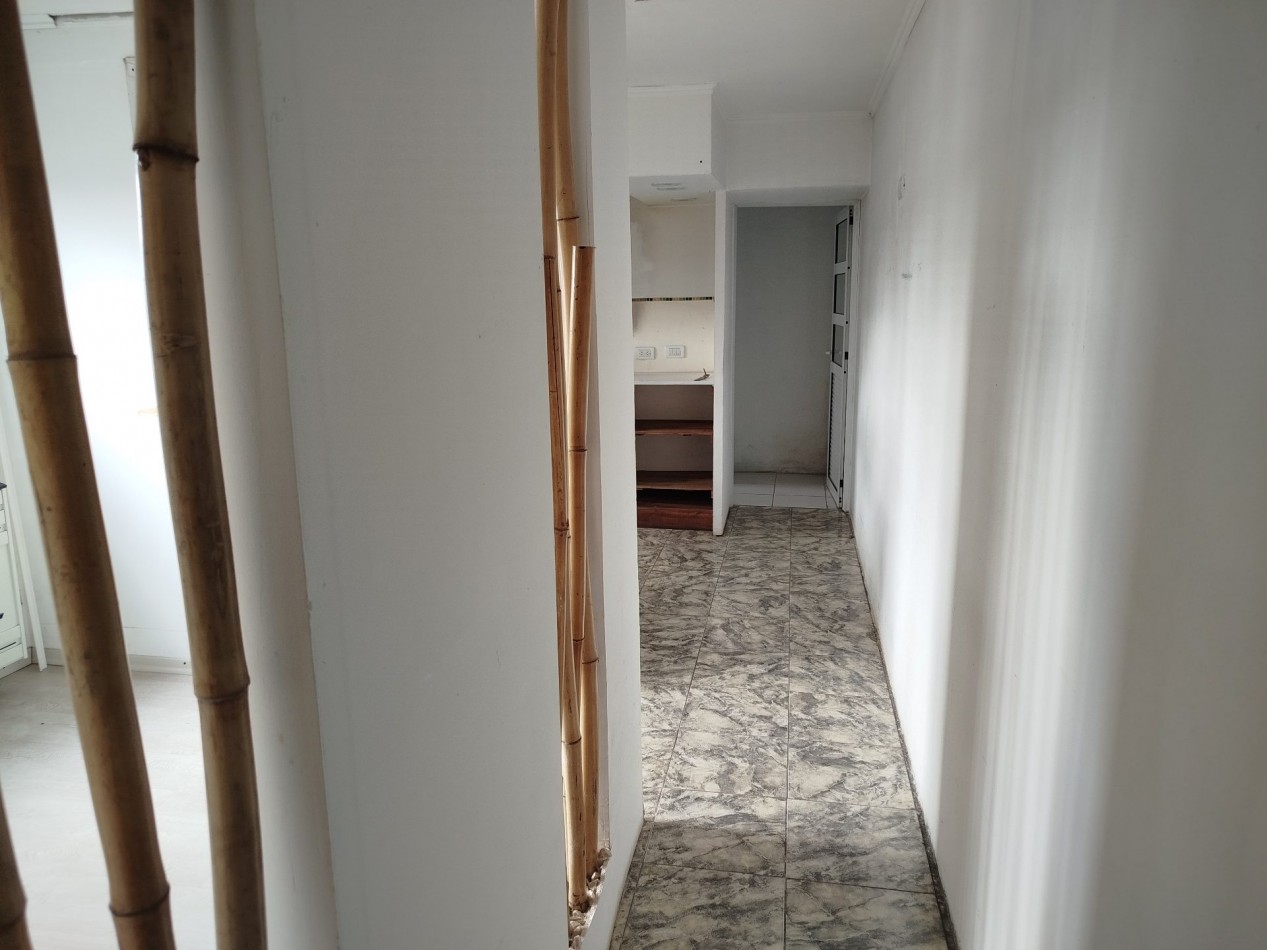 VENTA EN BLOCK CASA CON DOS DEPARTAMENTOS Y DEPOSITO CON MONTACARGAS EN BARRIO PERALTA RAMOS OESTE