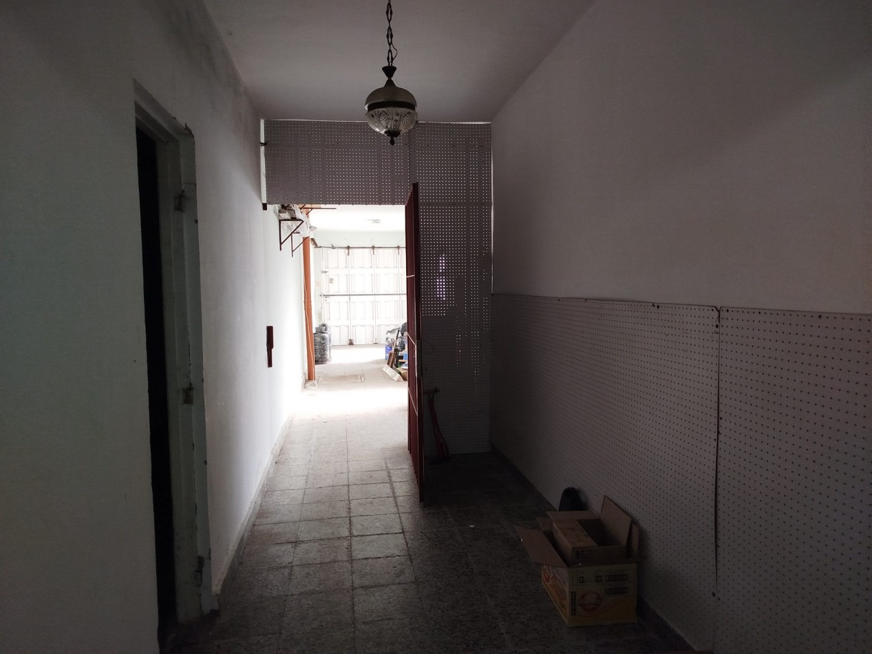 VENTA EN BLOCK CASA CON DOS DEPARTAMENTOS Y DEPOSITO CON MONTACARGAS EN BARRIO PERALTA RAMOS OESTE