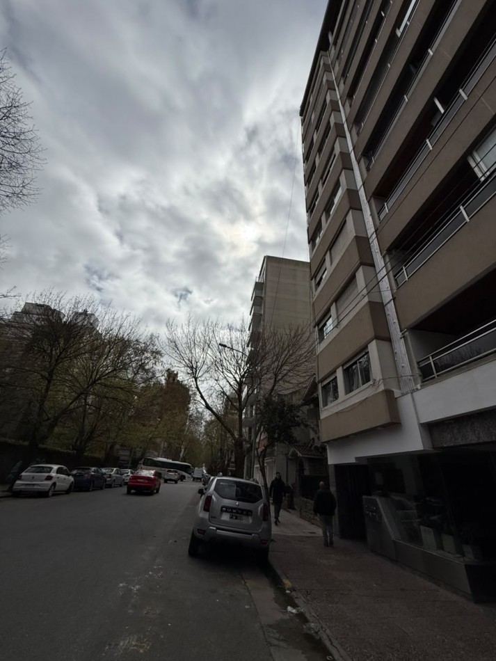 ALQUILER ANUAL DEPARTAMENTO DE 2 AMBIENTES A LA CALLE LA PERLA