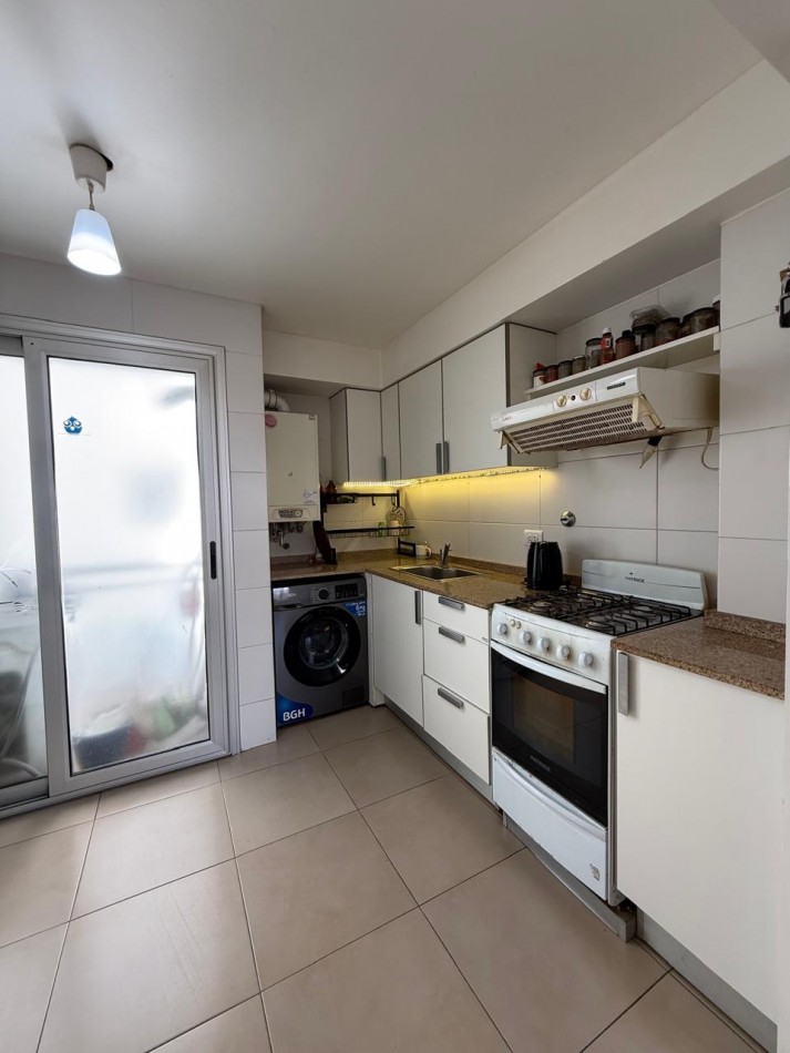 VENTA APTO CREDITO DTO 2 AMBIENTES CON COCHERA ZONA CHAUVIN