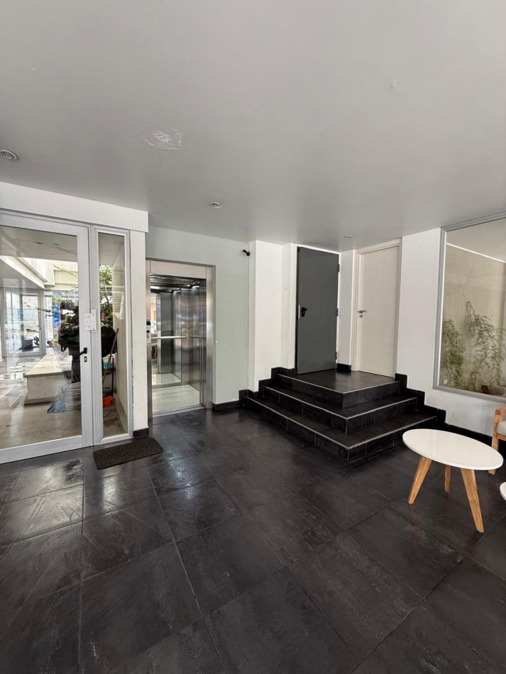 VENTA APTO CREDITO DTO 2 AMBIENTES CON COCHERA ZONA CHAUVIN