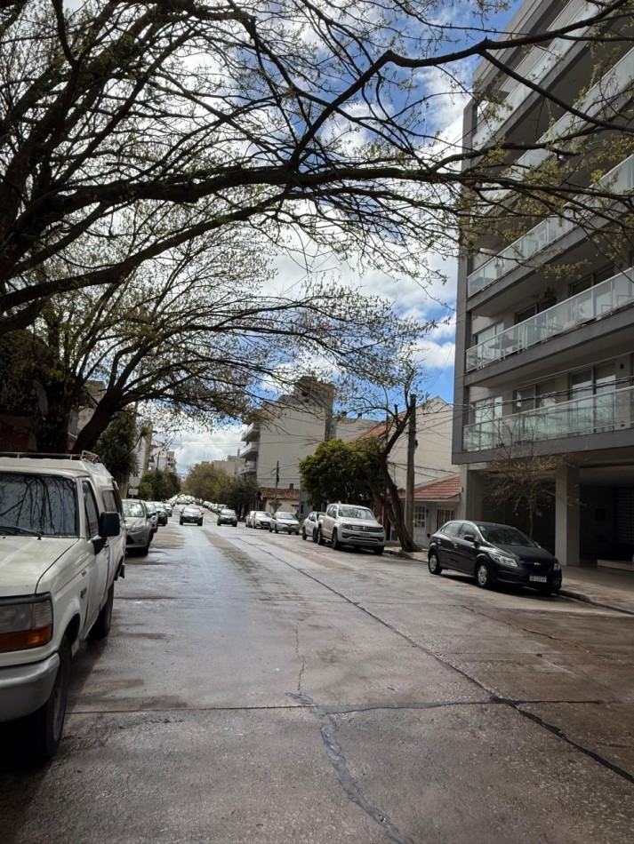 VENTA APTO CREDITO DTO 2 AMBIENTES CON COCHERA ZONA CHAUVIN