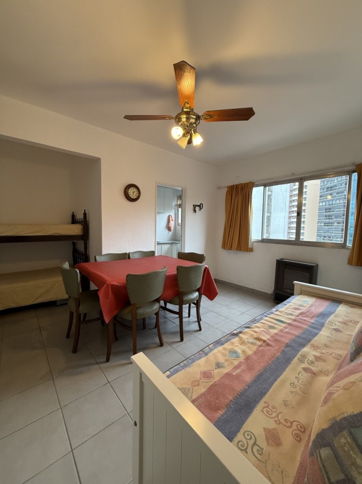 VENTA DEPARTAMENTO 2 AMBIENTES MUY LUMINOSO RECICLADO SIN BALCON EN MICROCENTO