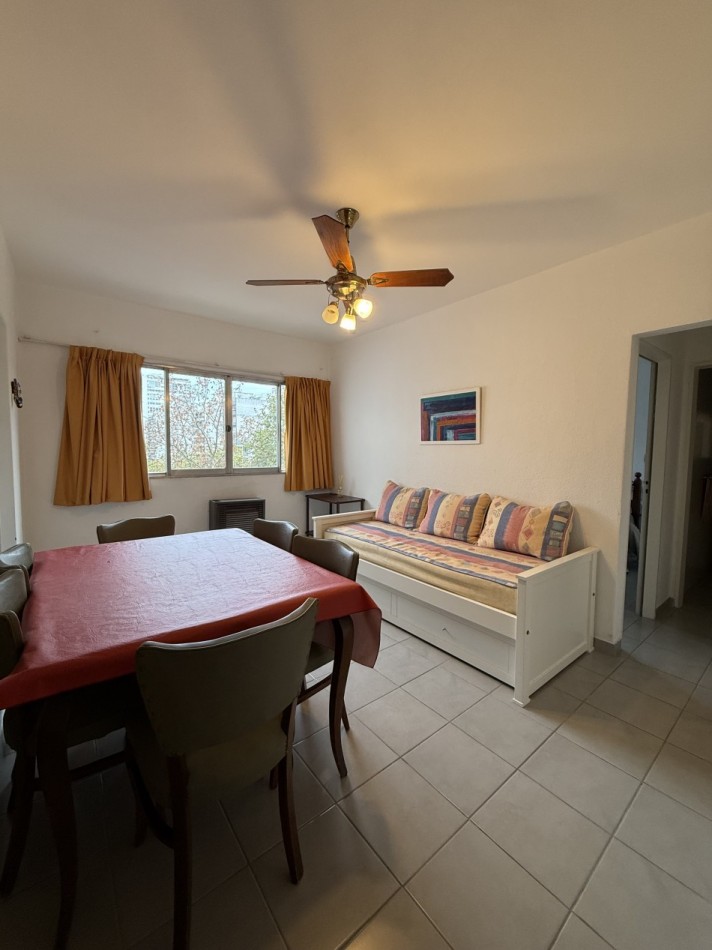 VENTA DEPARTAMENTO 2 AMBIENTES MUY LUMINOSO RECICLADO SIN BALCON EN MICROCENTO
