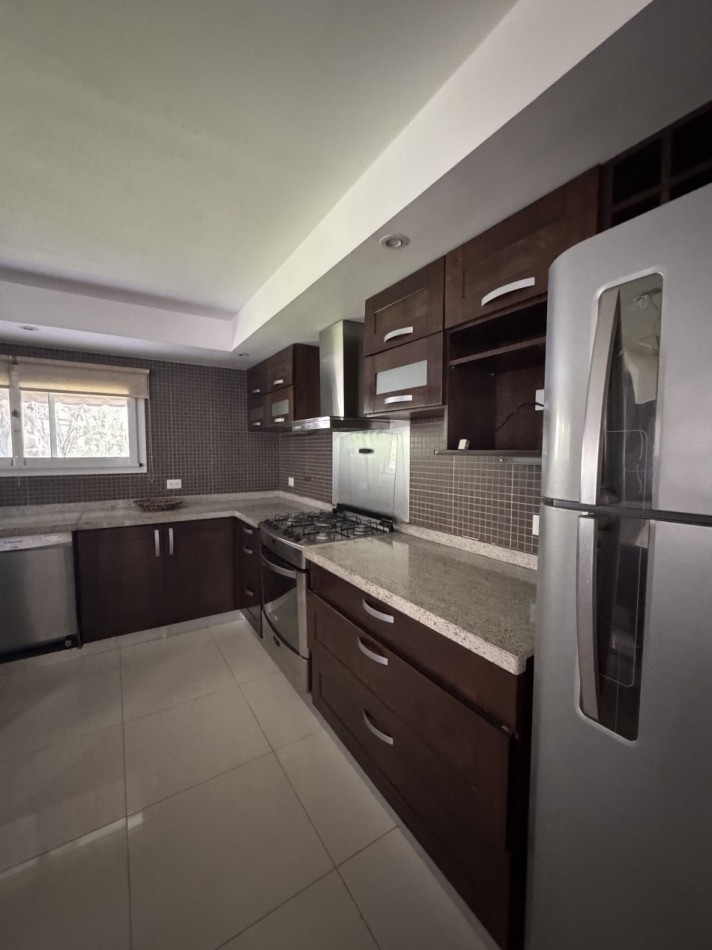 ALQUILER CASA CON PISCINA EN EL BARRIO PRIVADO RUMENCO
