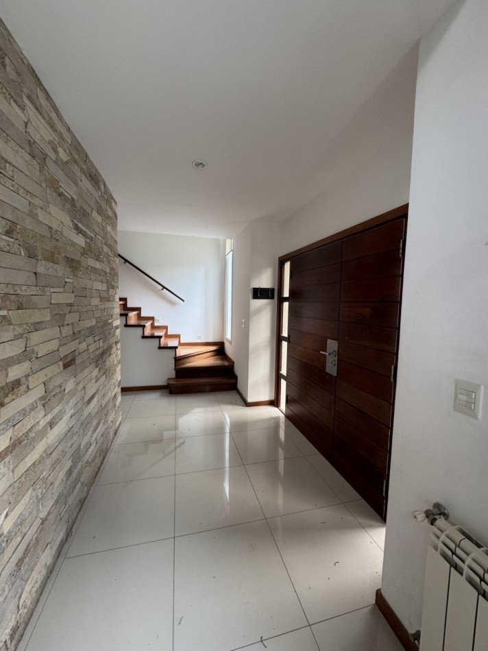 ALQUILER CASA CON PISCINA EN EL BARRIO PRIVADO RUMENCO